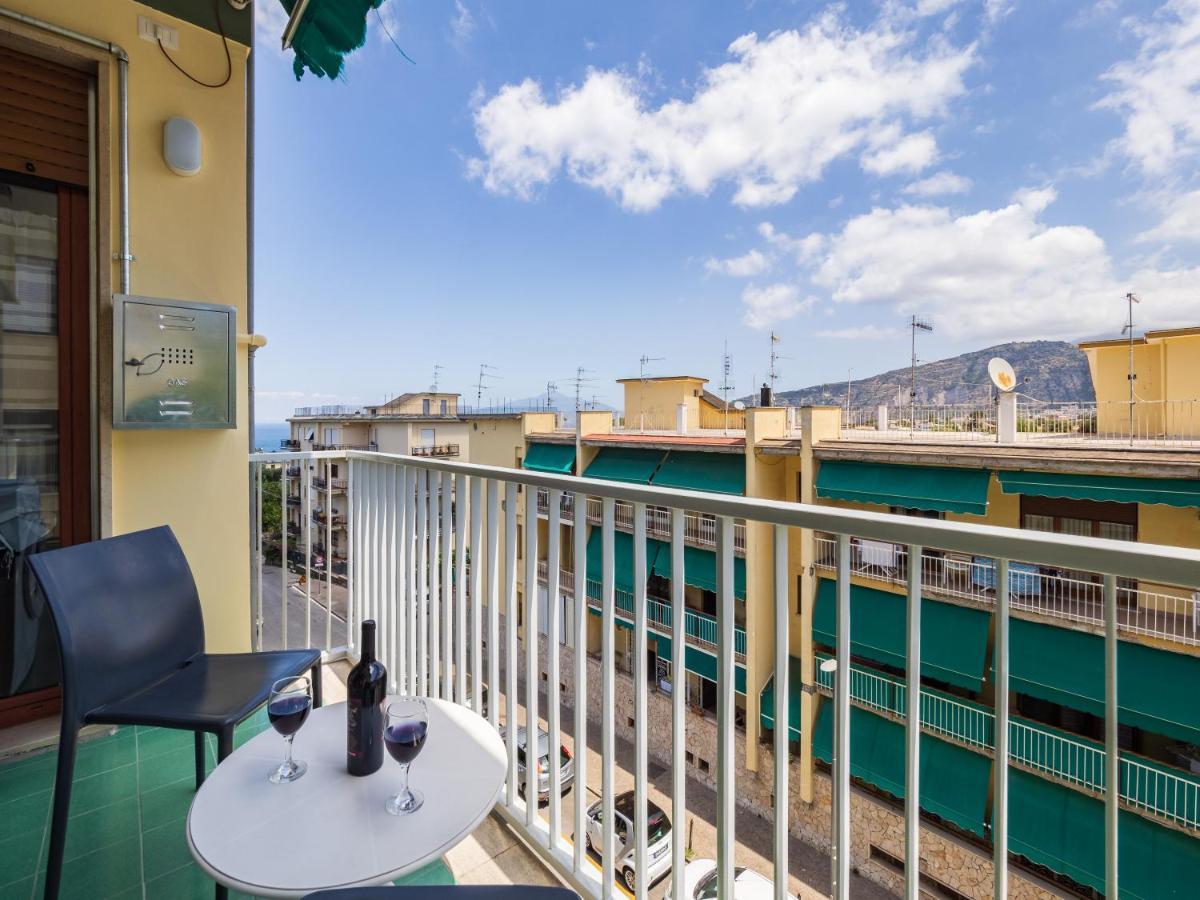 Azzurro Park Suite - De Vivo Realty ソレント エクステリア 写真
